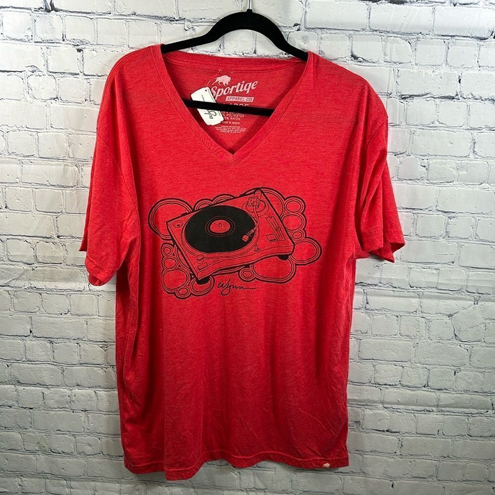 🔴 Sportige Red V-Neck T-Shirt - Size XL (NWT) 🔴